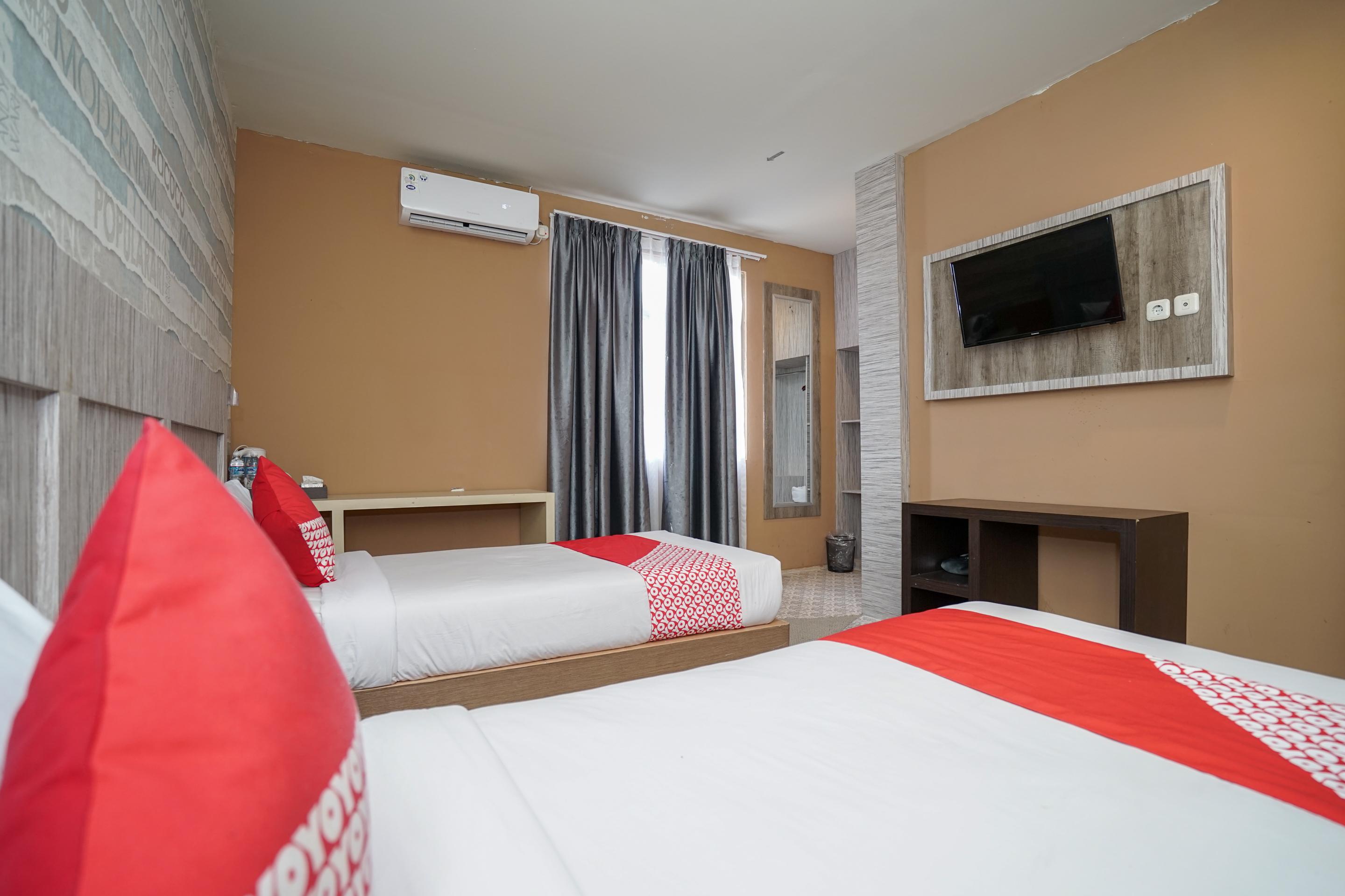 Urbanview Hotel Best Skip Palembang Exterior photo