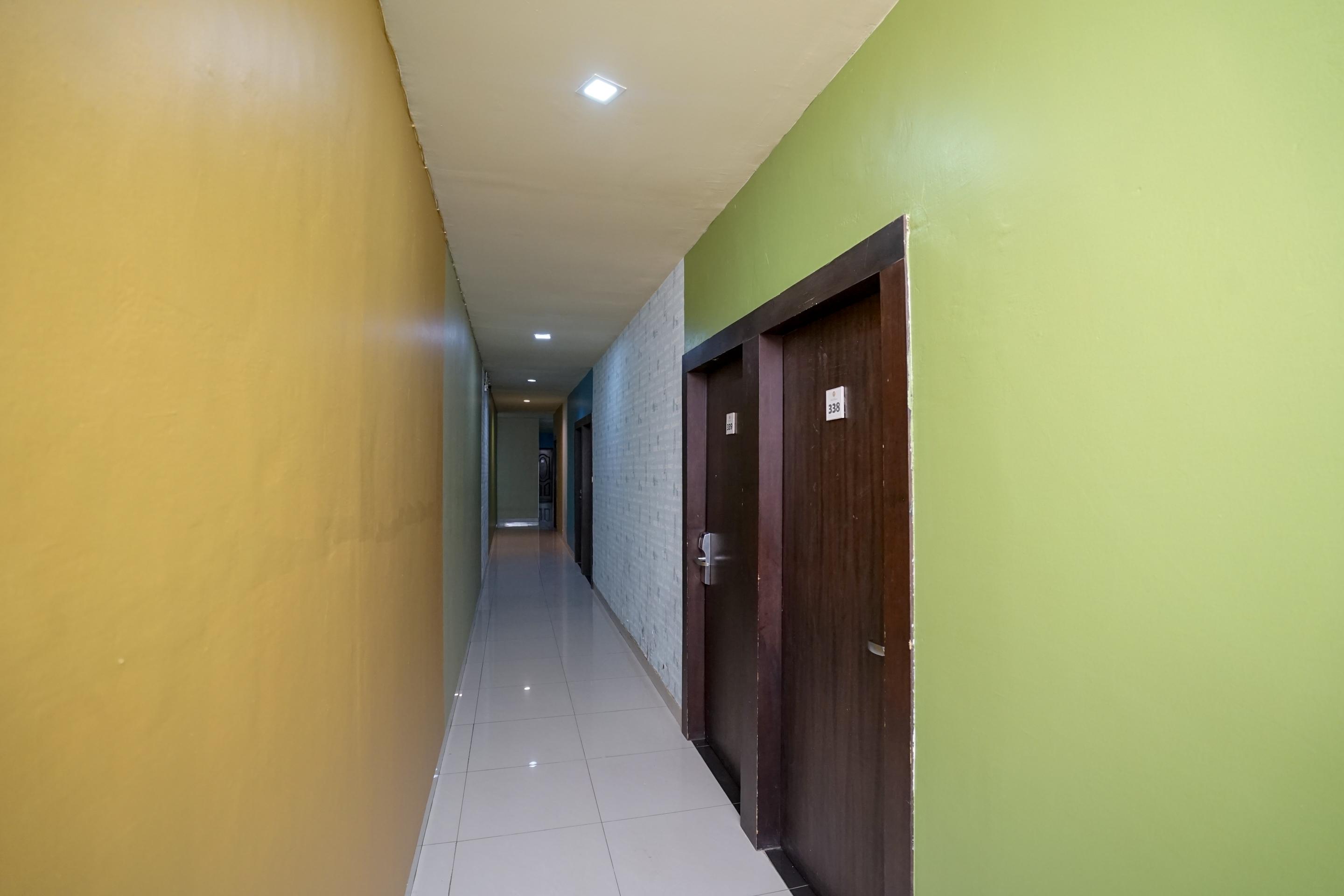 Urbanview Hotel Best Skip Palembang Exterior photo