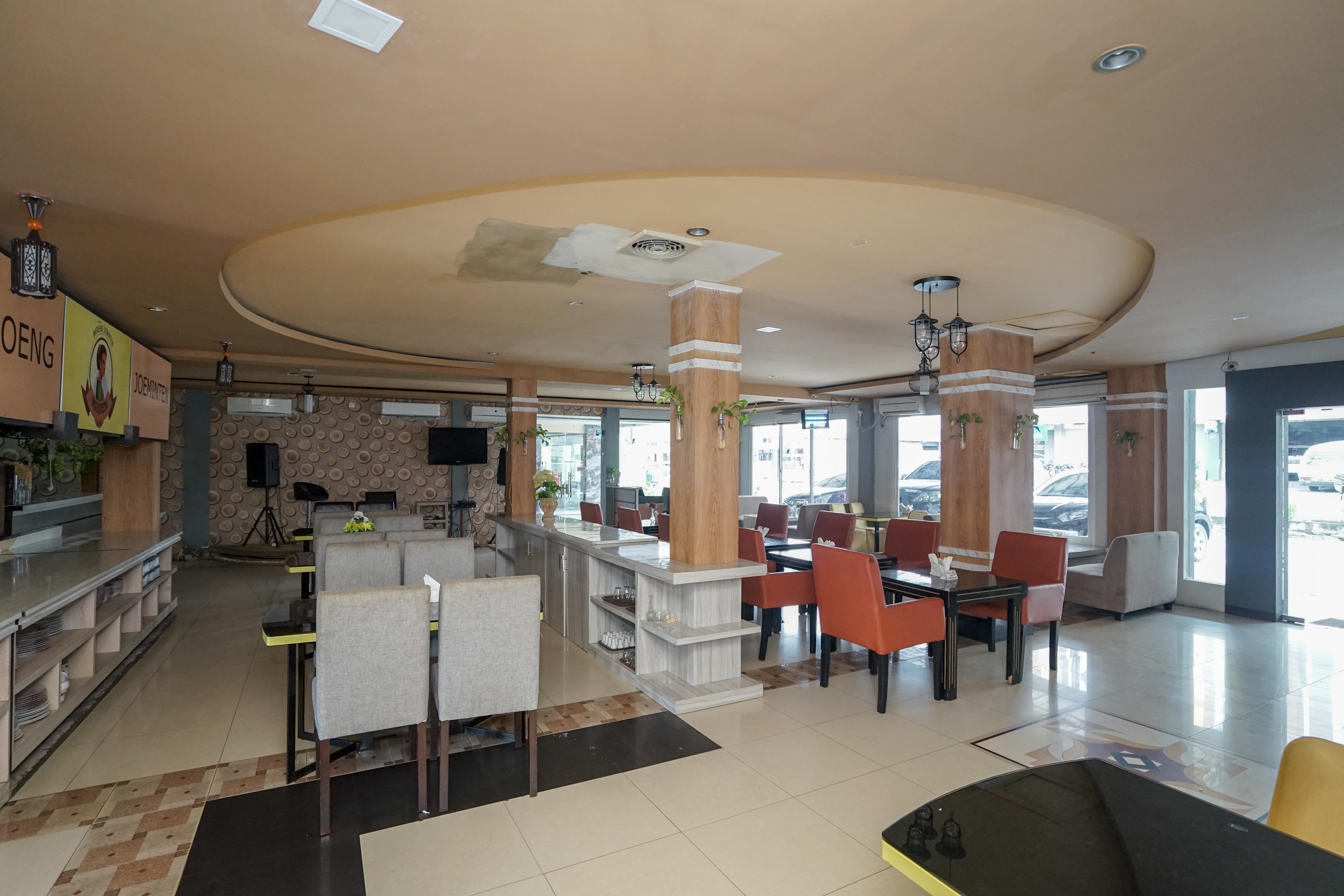 Urbanview Hotel Best Skip Palembang Exterior photo